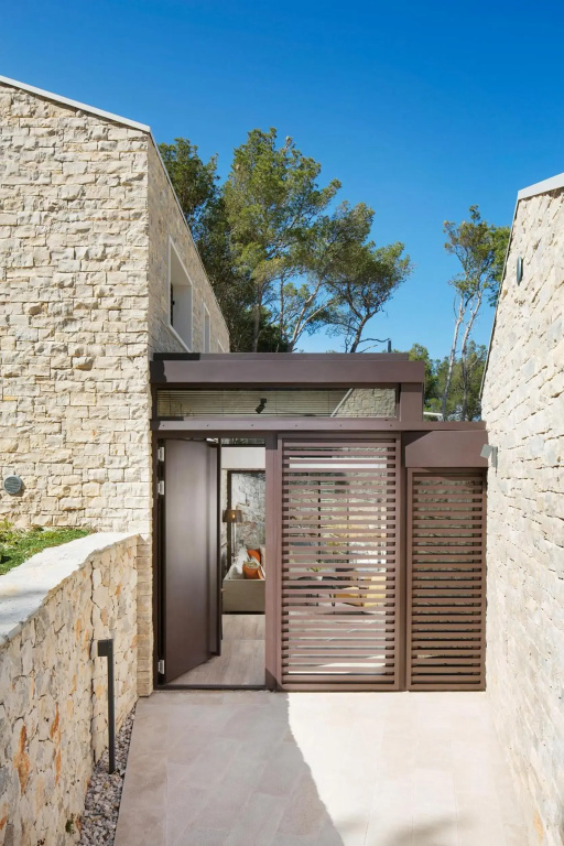 Vale Residence - exclusive & private property by the sea