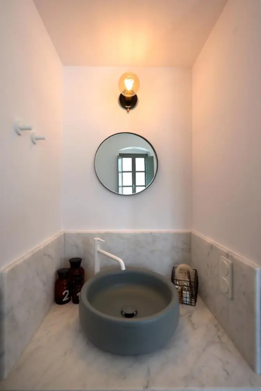 Double Suite with balcony and with city view (full double bed)