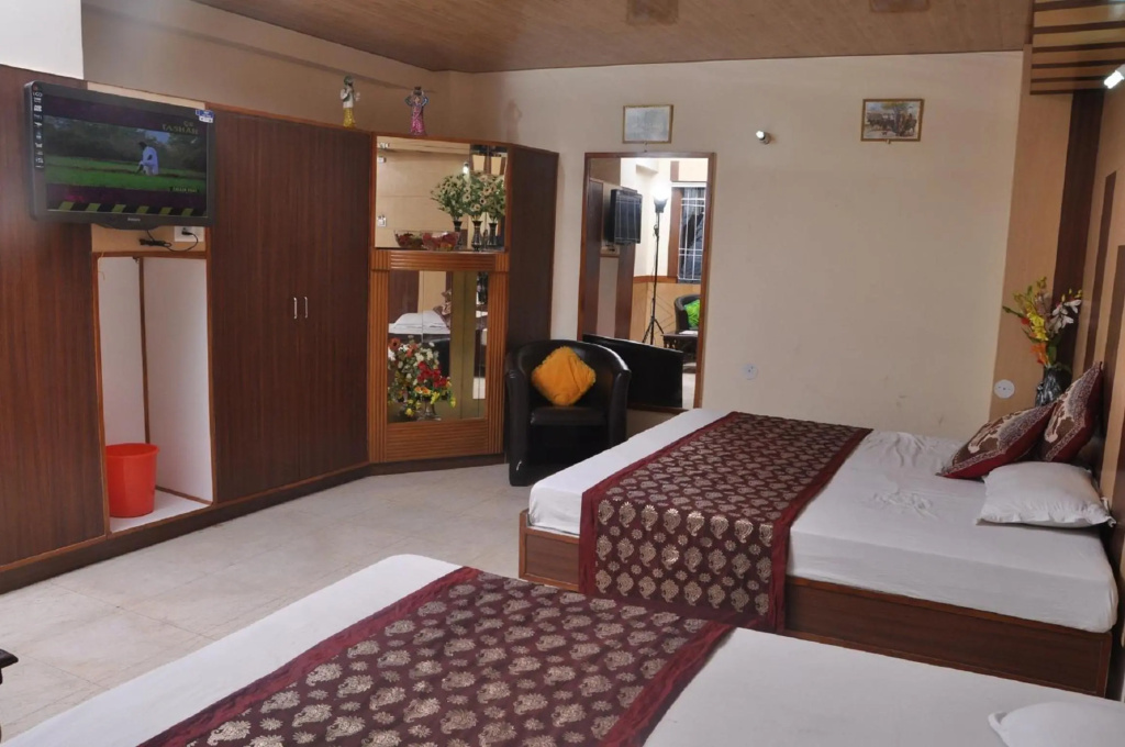 Hotel Prestige — 4