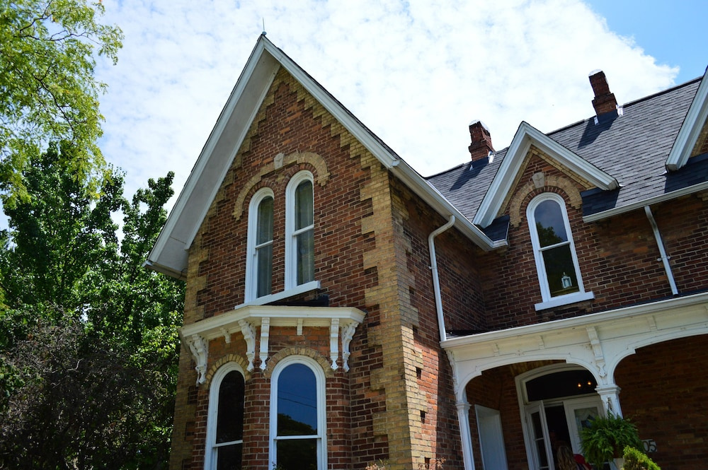 Iron Kettle Bed and Breakfast