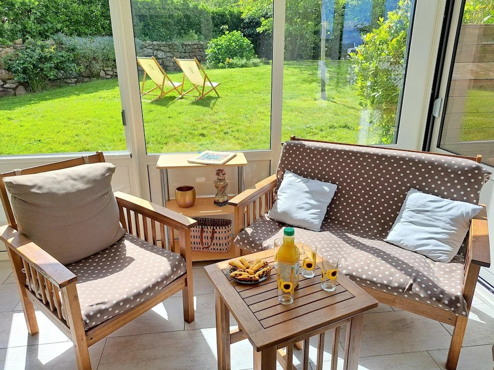 Afficher la photo 6 — Coastal Garden Retreat Near Sandy Beach