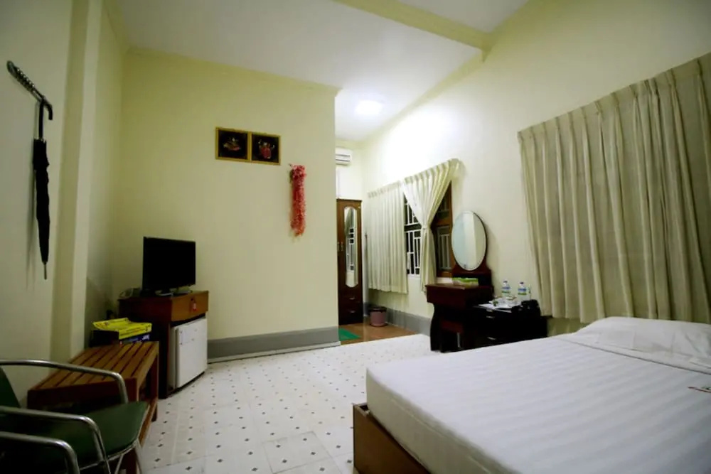 Famous Hotel - Chambres