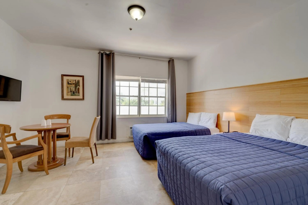 James Hotel - Near Miami Beach Convention Center — 4