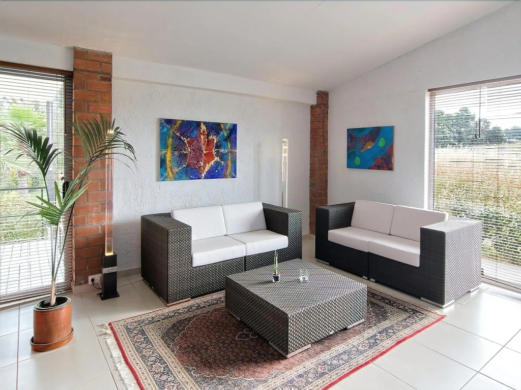 Lobby & Reception