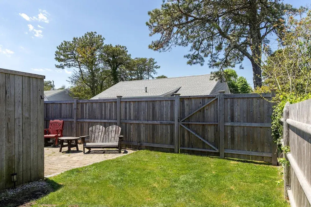 Beachside Retreat Cozy 1-bedroom w Private Yard