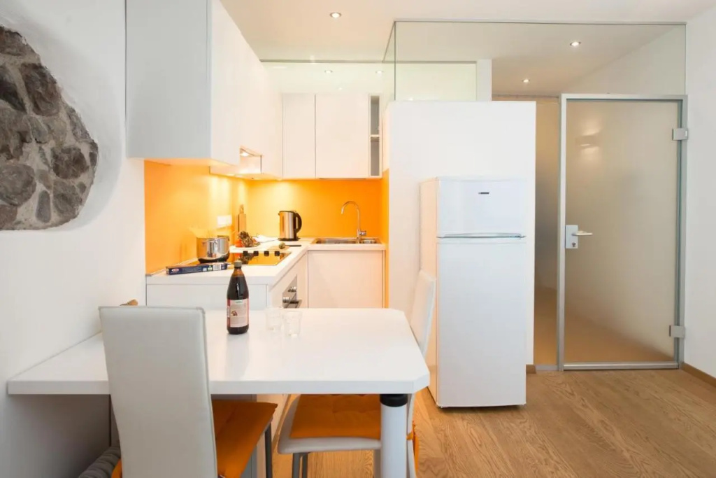 Vintler Apartments
