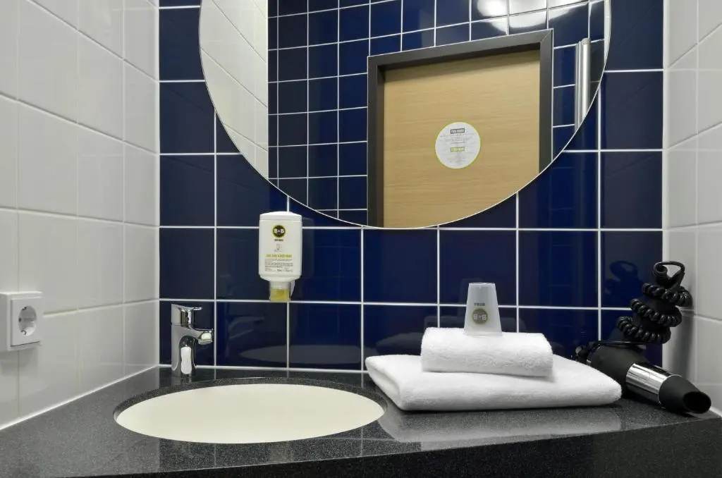 Standard Triple room