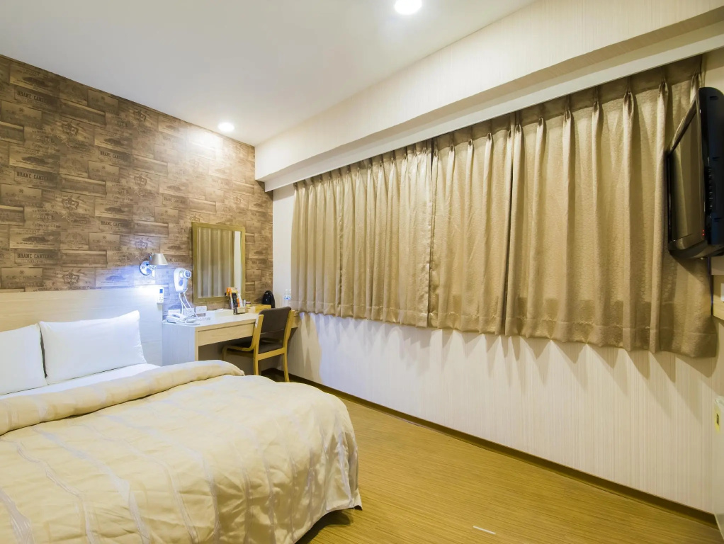 Standard Double room (full double bed)
