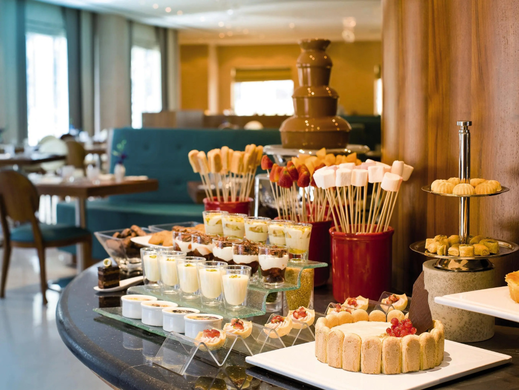 Avani Deira Dubai Hotel