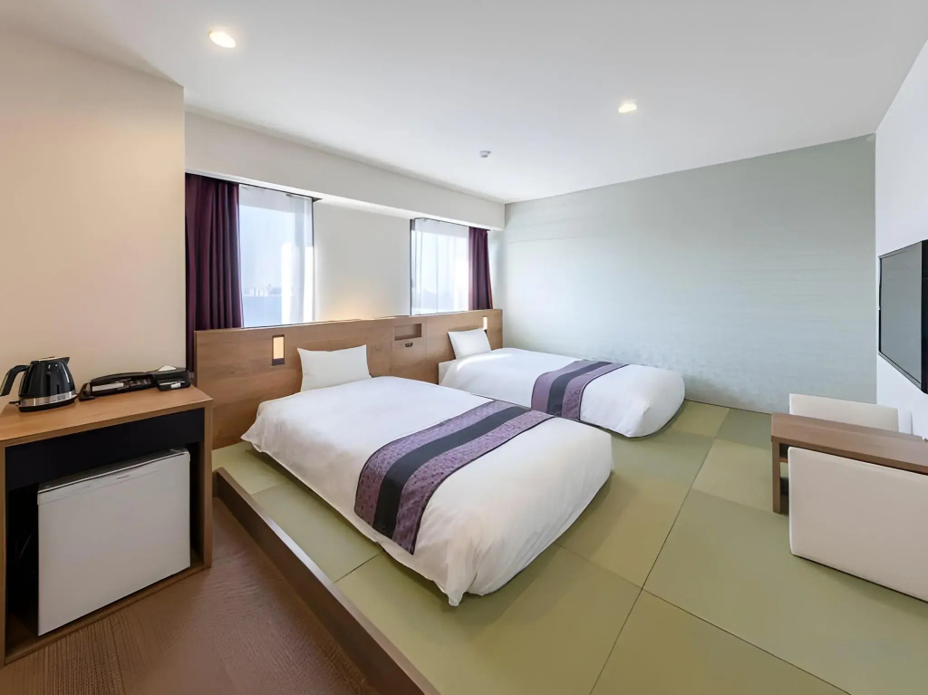 Отель Tosei Hotel & Seminar Makuhari в Нарасино