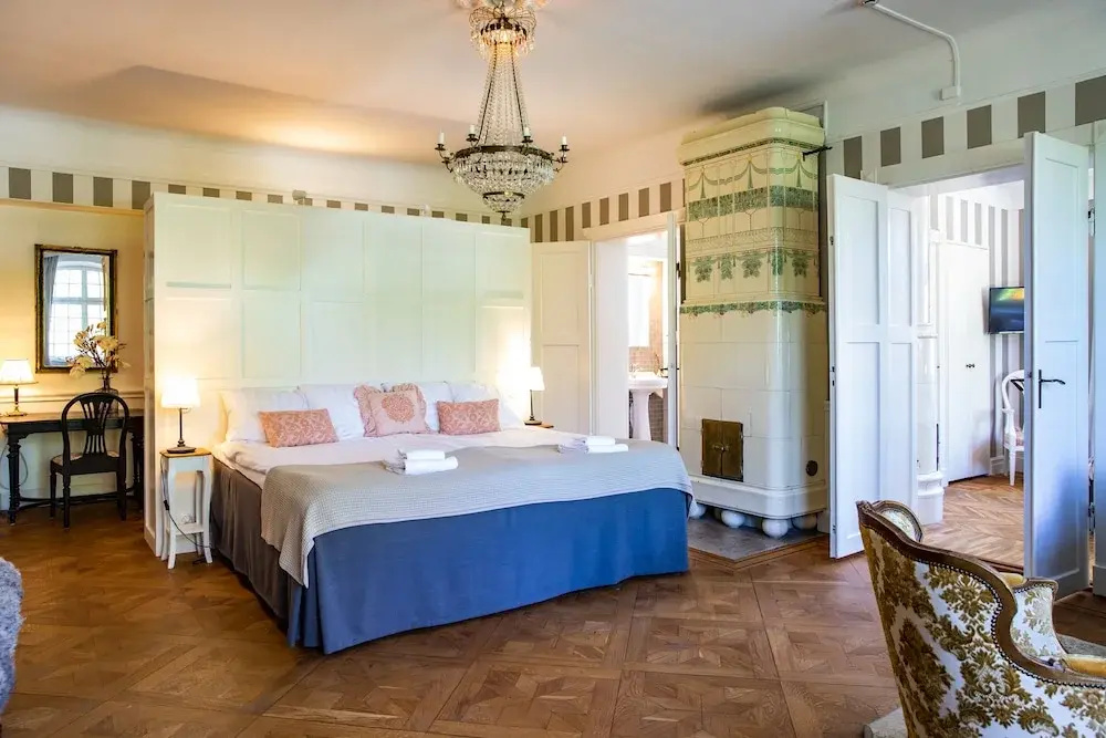 2 Bedrooms Deluxe Suite with balcony and with garden view