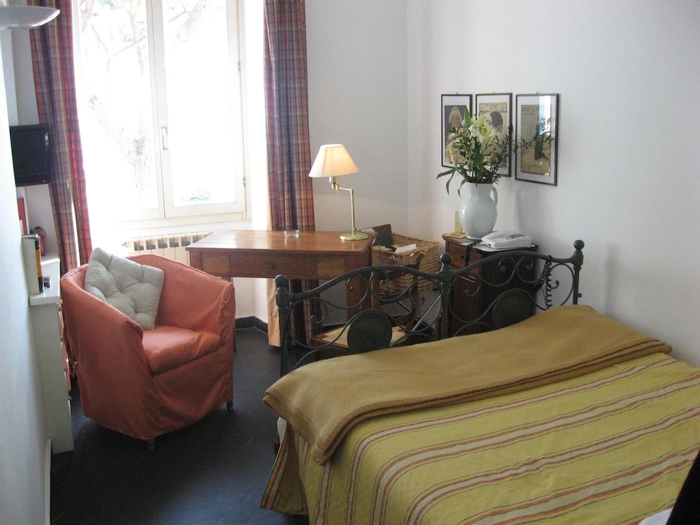 Superior Single room with partial sea view (single bed)