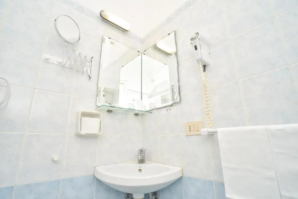 Economy Double room (full double bed)
