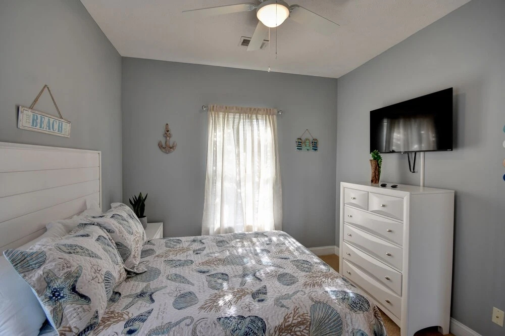 6010 Windsor Green Way 204 3 Bedroom Condo by Redawning