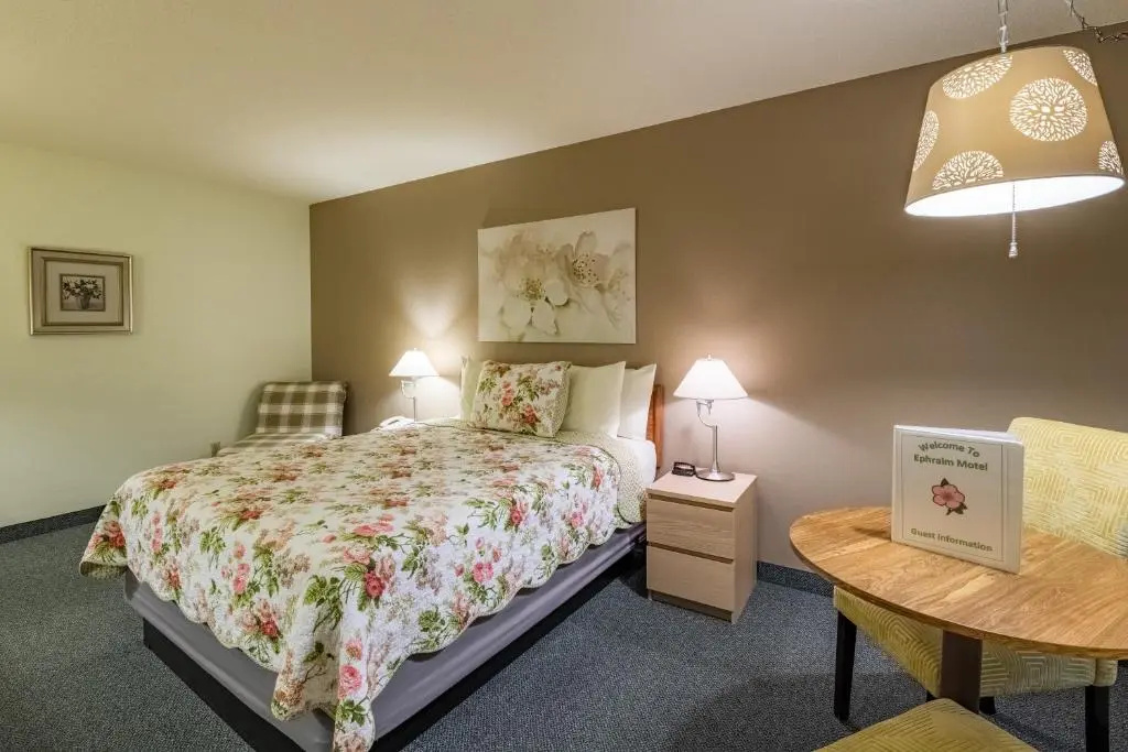 Standard Double room (full double bed)