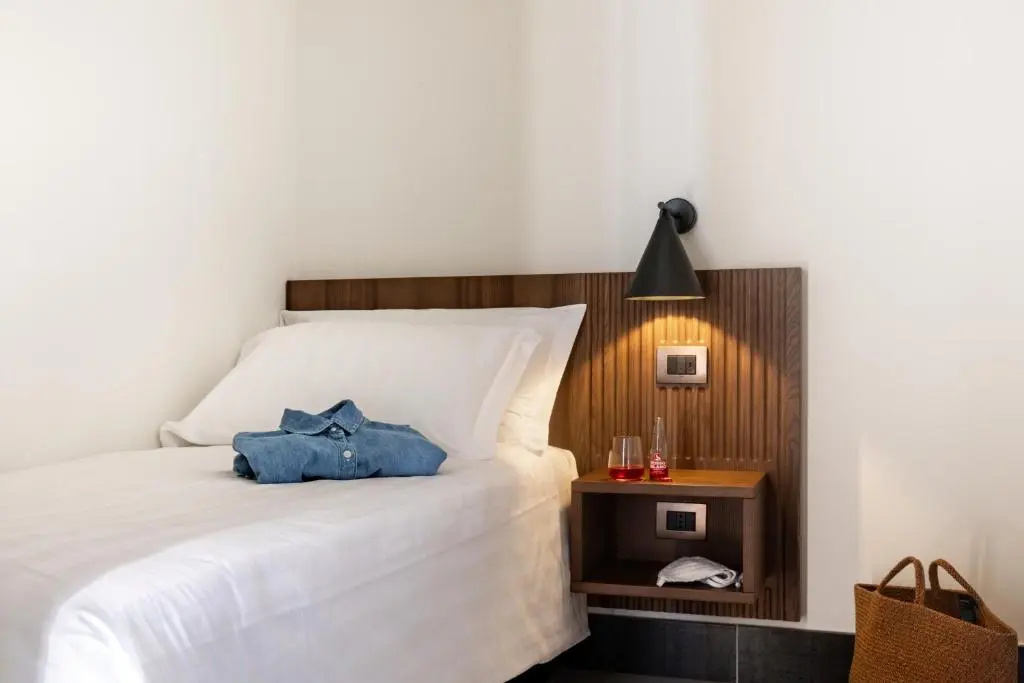 Standard Triple room with sea view