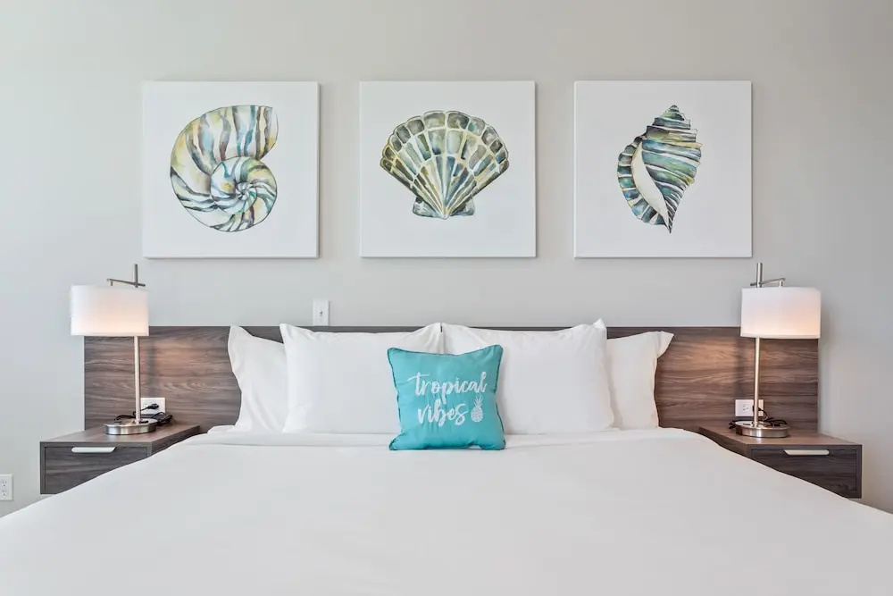 1 Bedroom Standard room with balcony and with bay view