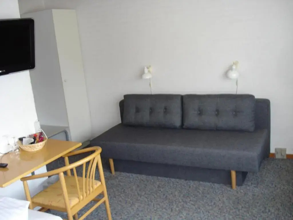 Economy room