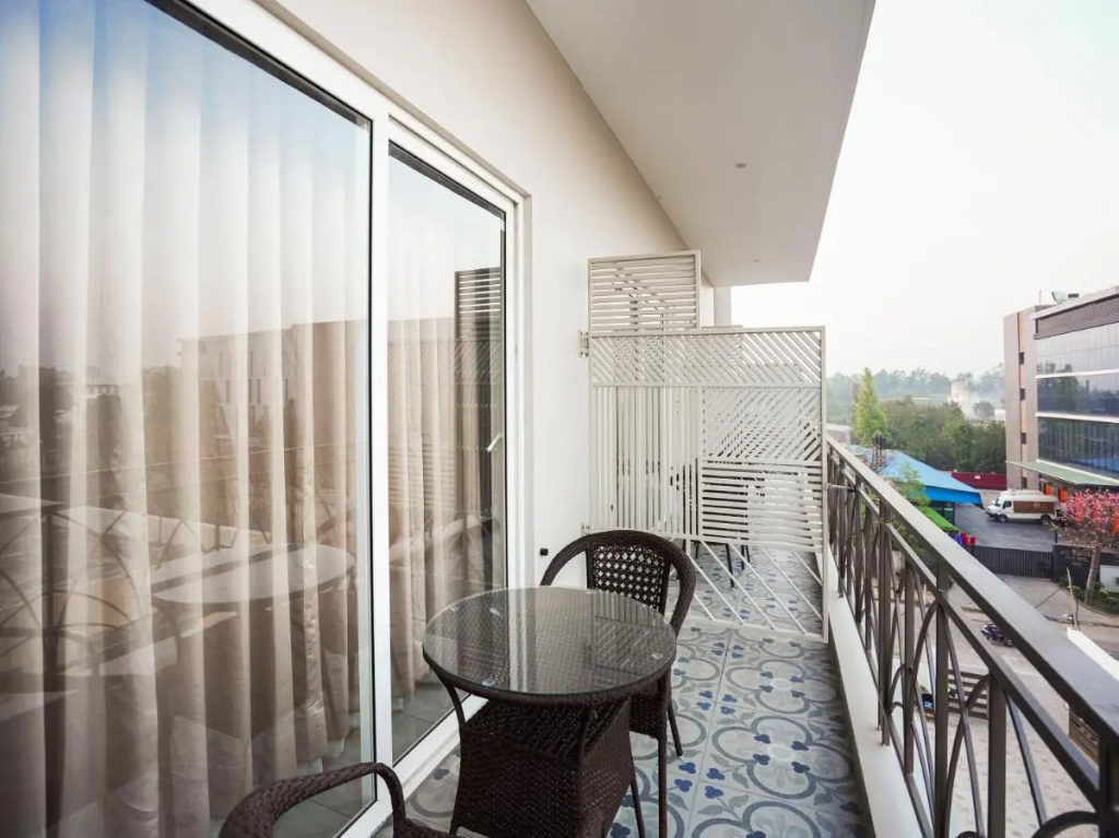 Balcony & Terrace