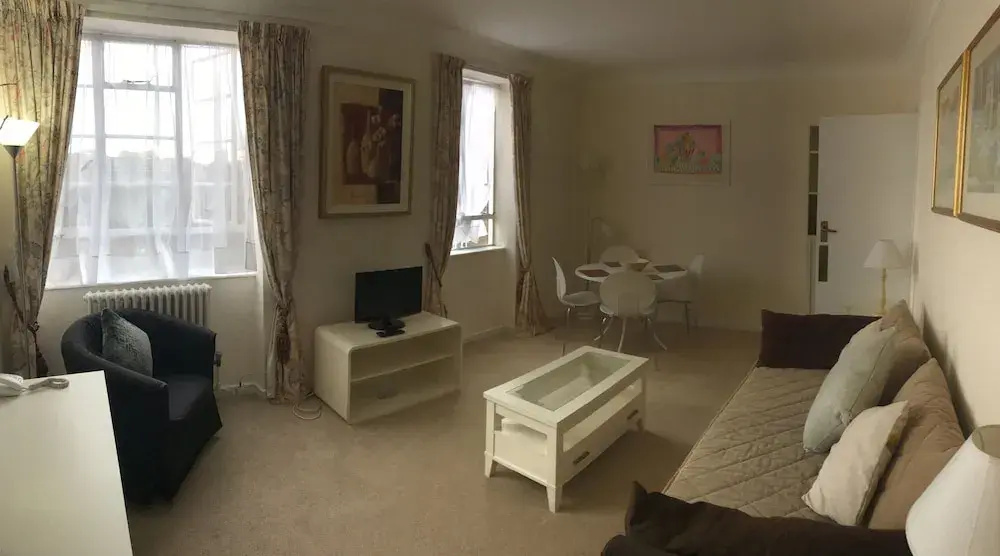 Elegant & Bright English Style 1 Bed Hyde Park