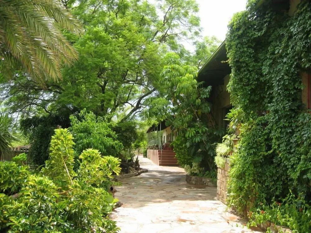 Toko Kamanjab Lodge & Safari