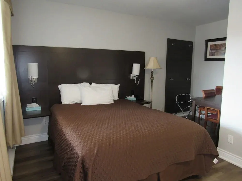 Economy room
