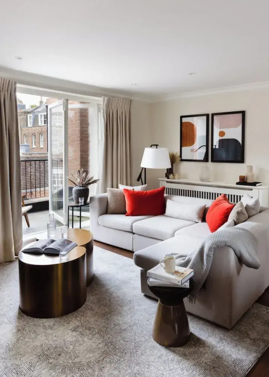 2 Bedrooms Penthouse Apartment with balcony