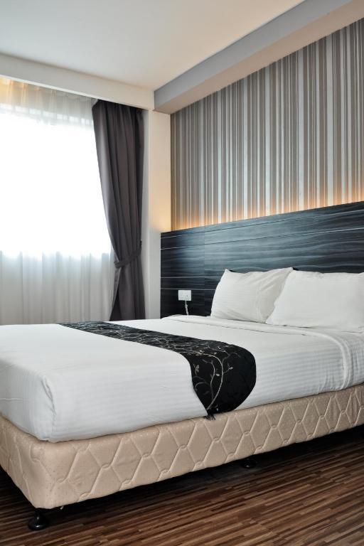 Signature Hotel