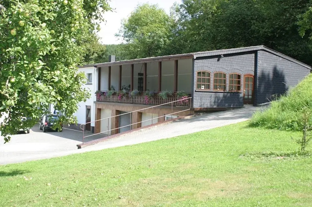 Zum Lindenbaum - 2