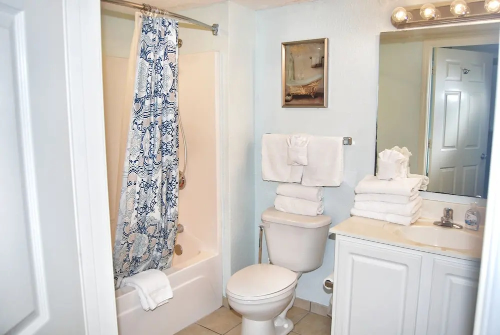 Grand Atlantic Resort 601 - Efficiency Studio Bedroom Condo by RedAwning - Chambres