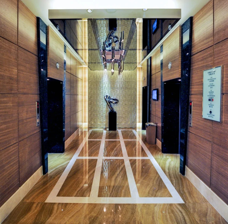 Lobby & Reception