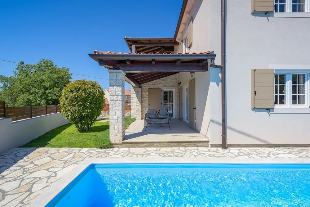 Villa Ena Strani?i