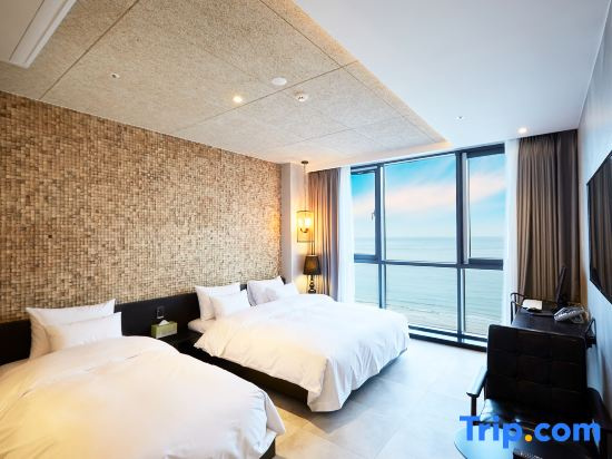 Standard Double Family room (twin beds)