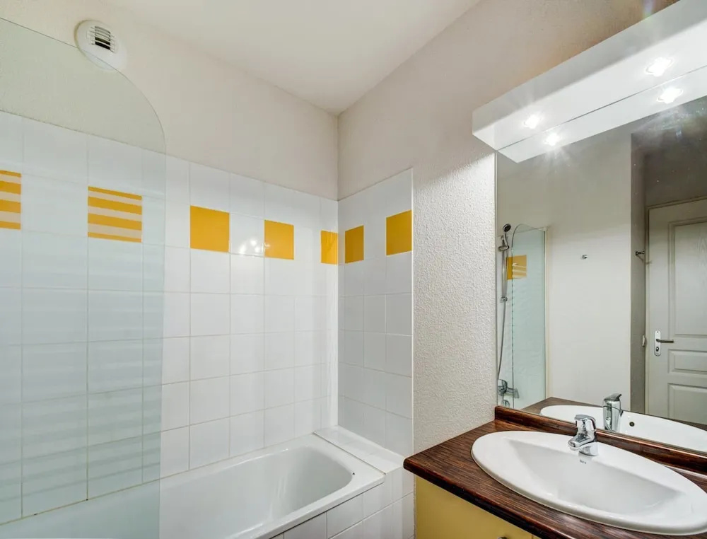 Afficher la photo 7 — 8-person Stay in a Lively Spa Town