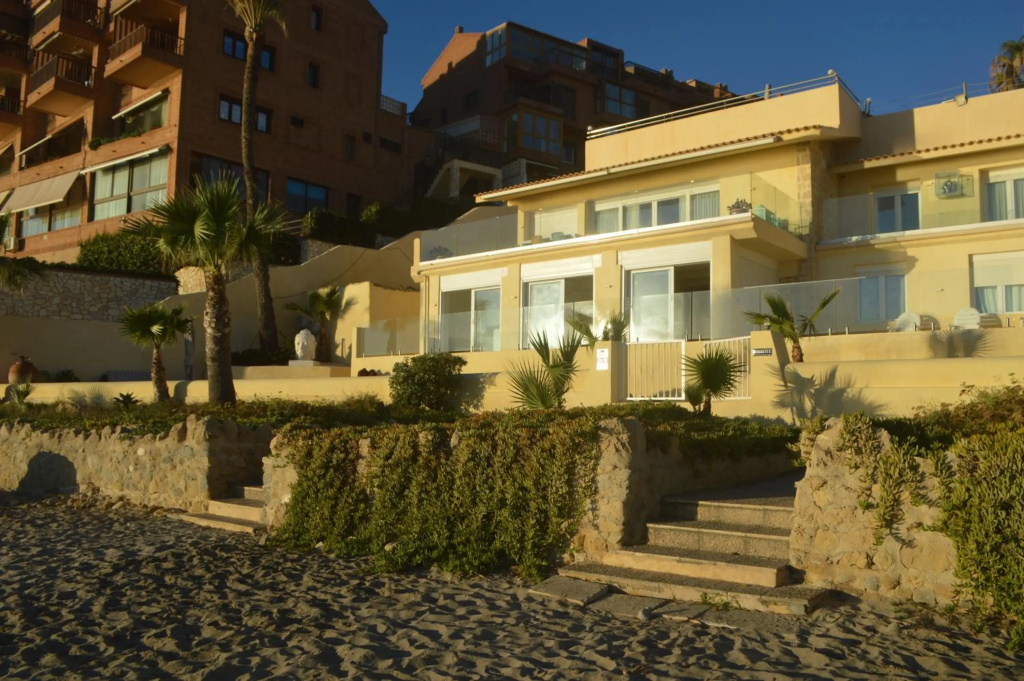 Apartamento Extraordinario LOFT a pie de playa en CHALET ROQUETES