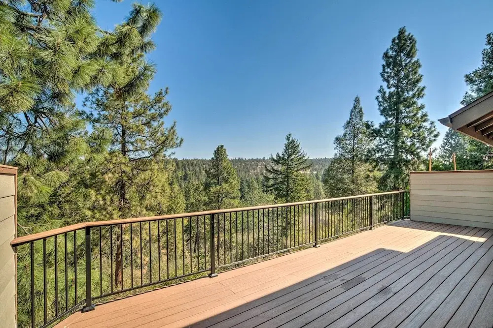 Bright Klamath Falls Townhome w/ Resort Perks - фото 10