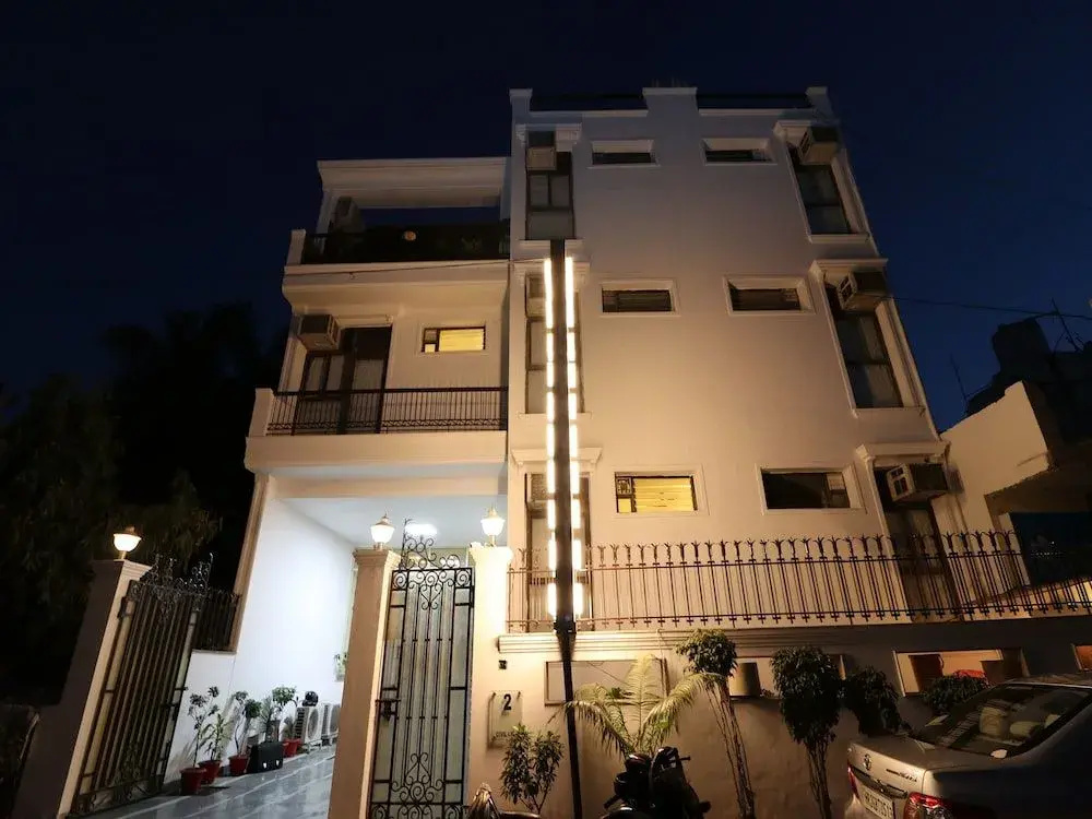 OYO 389 Hotel Applee Inn