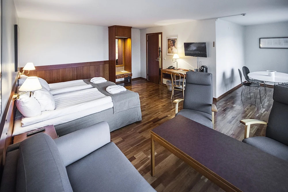 Junior Suite with lake view