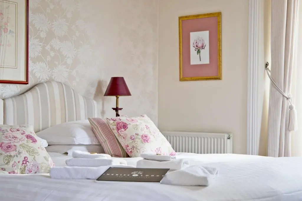 Deluxe Double room (full double bed)