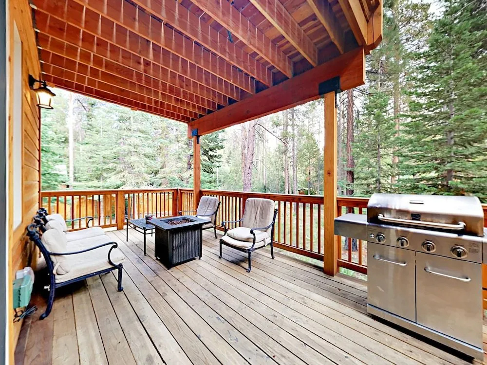 831 Patricia Cabin