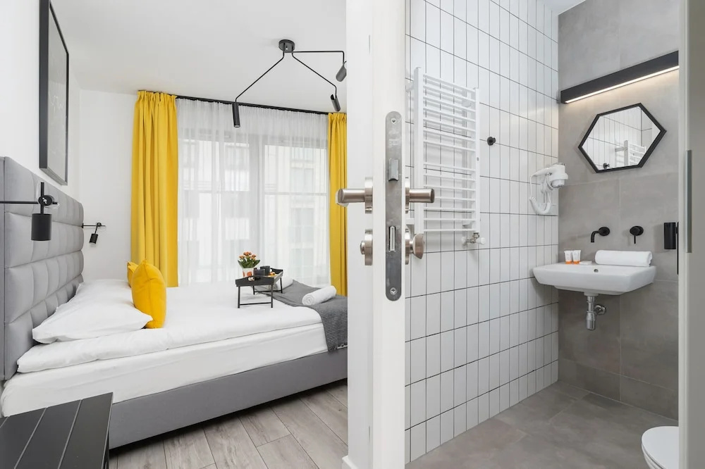 Miodowa Studio Cracow by Renters