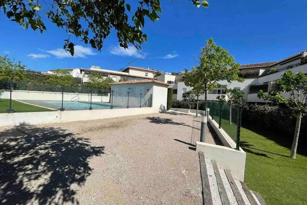 Voir la photo 1 — Appartement Piscine Terasse Gym Sauna Balneo