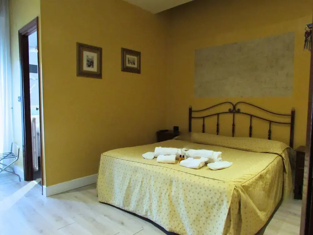 Economy Double room with balcony (full double bed)