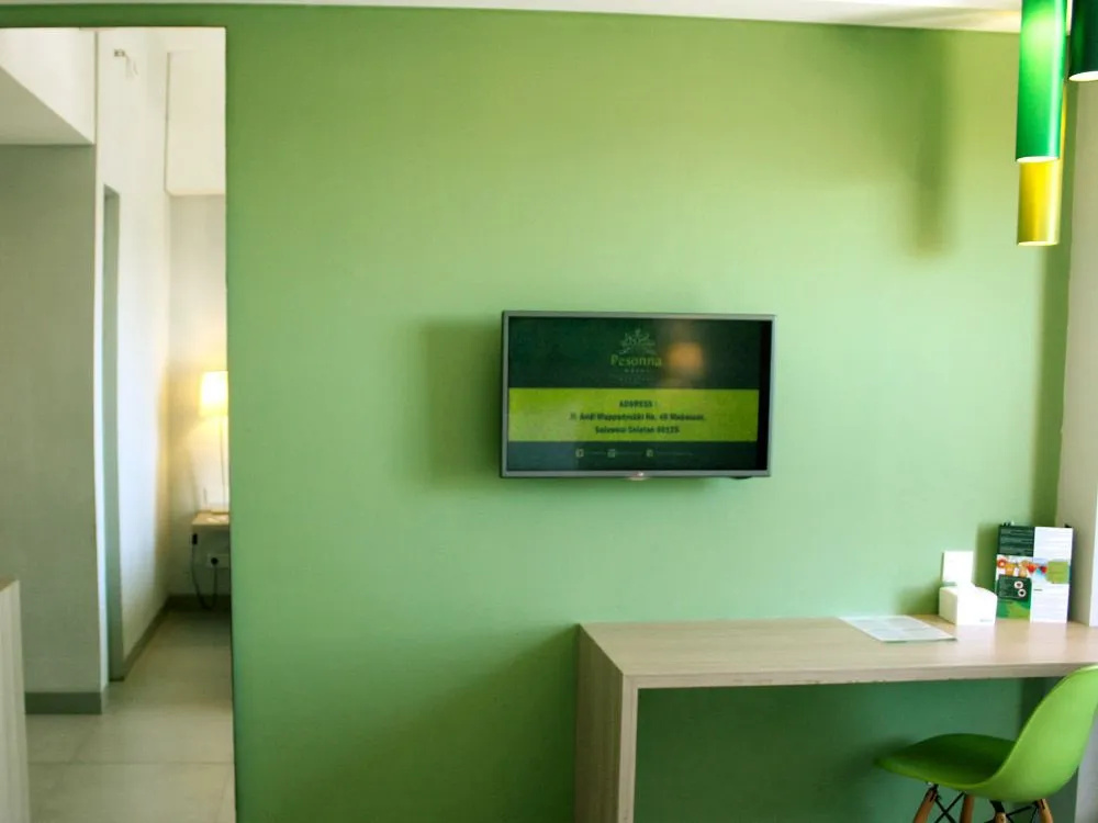 Lobby & Reception