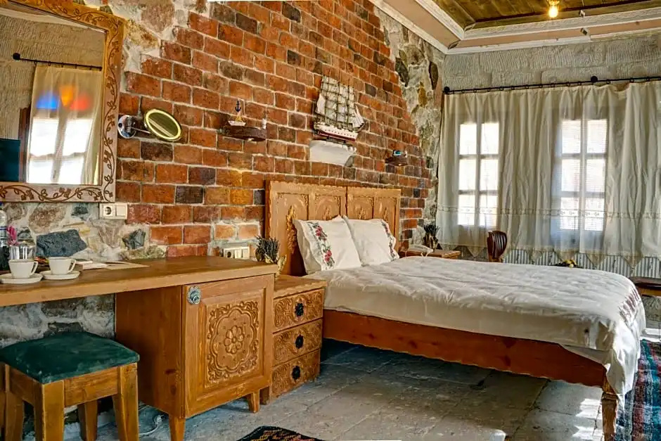 Standard Double room with balcony (full double bed)