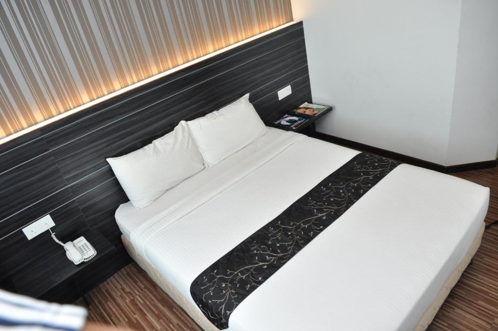 Signature Hotel