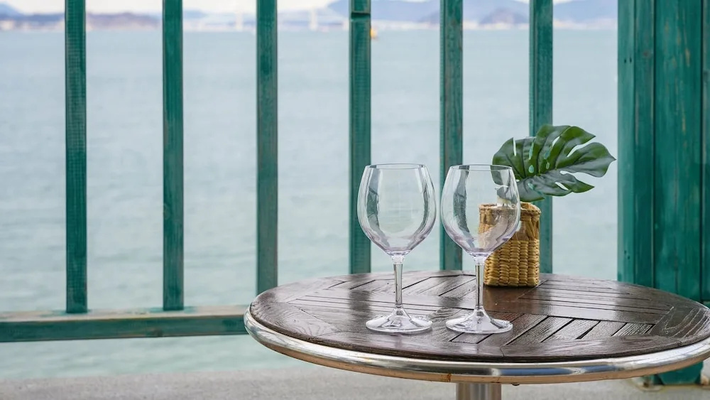 Geoje Beachwhite Pension