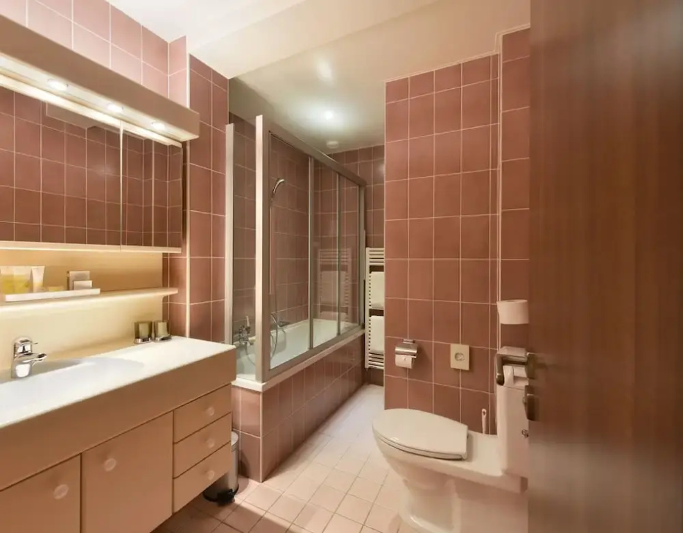 Superior Double room with balcony and with lake view (full double bed)