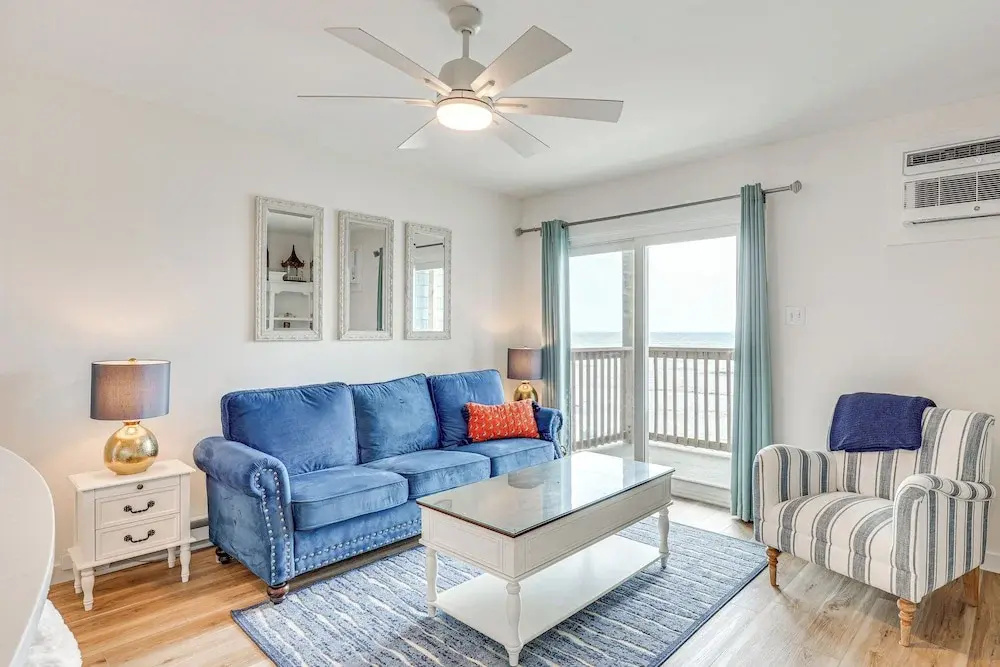 Ocean-view Condo: Steps to North Topsail Beach!