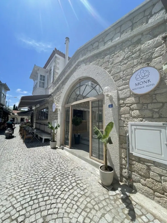 Monk Alacati - Adults Only